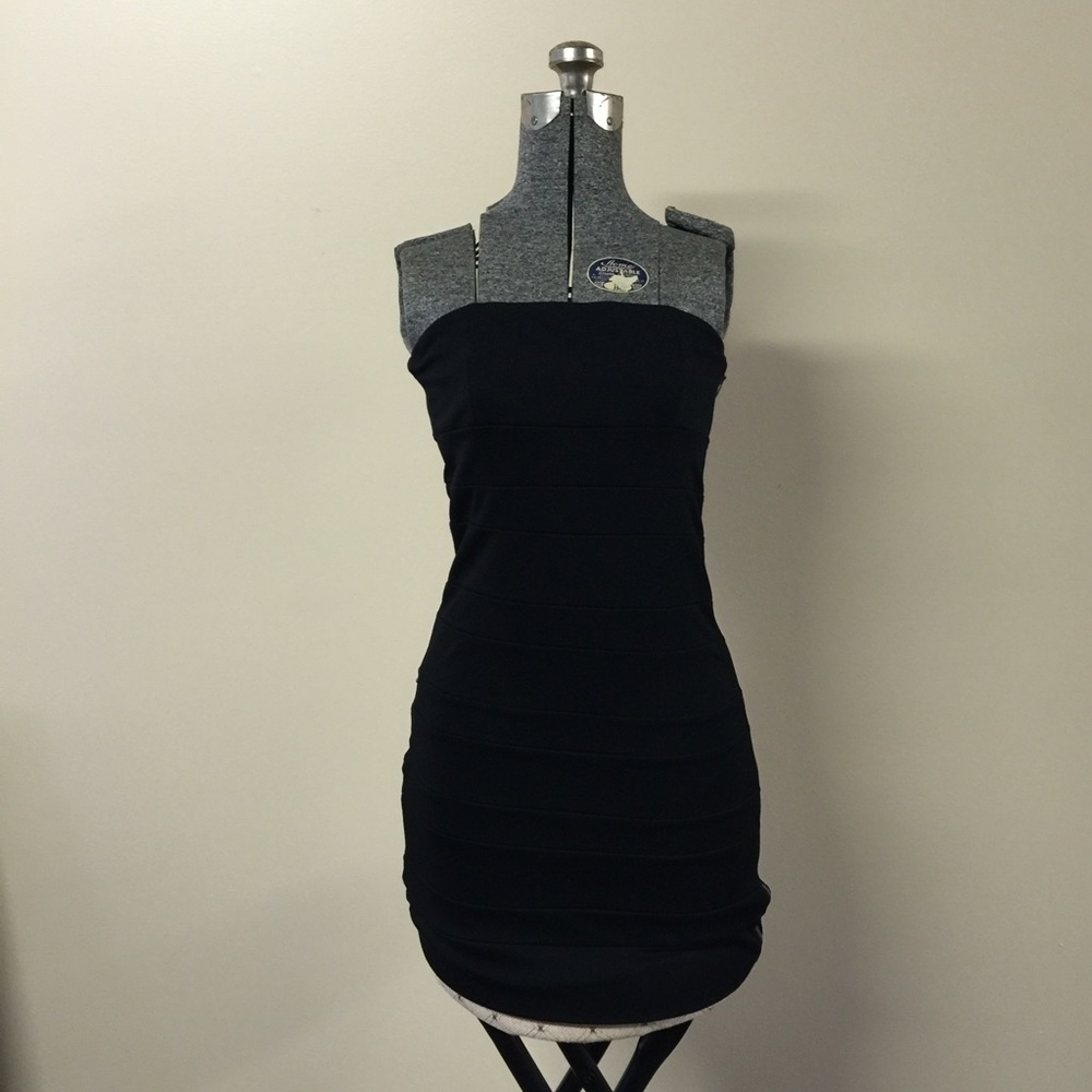 🎉HP🎉Small Hurley Black Bandage Style Side Zipper Dress